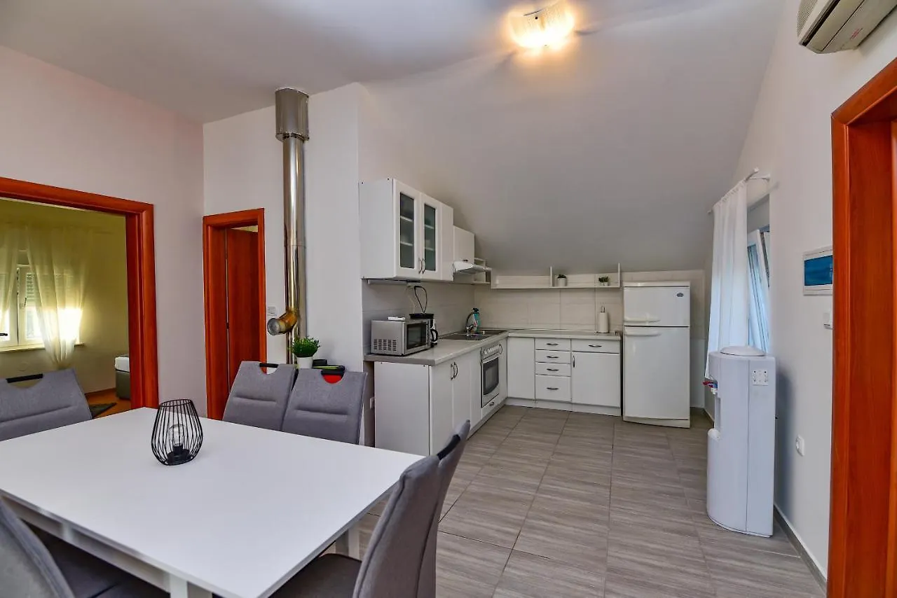 Holiday House Slavica With Pool Debeljak