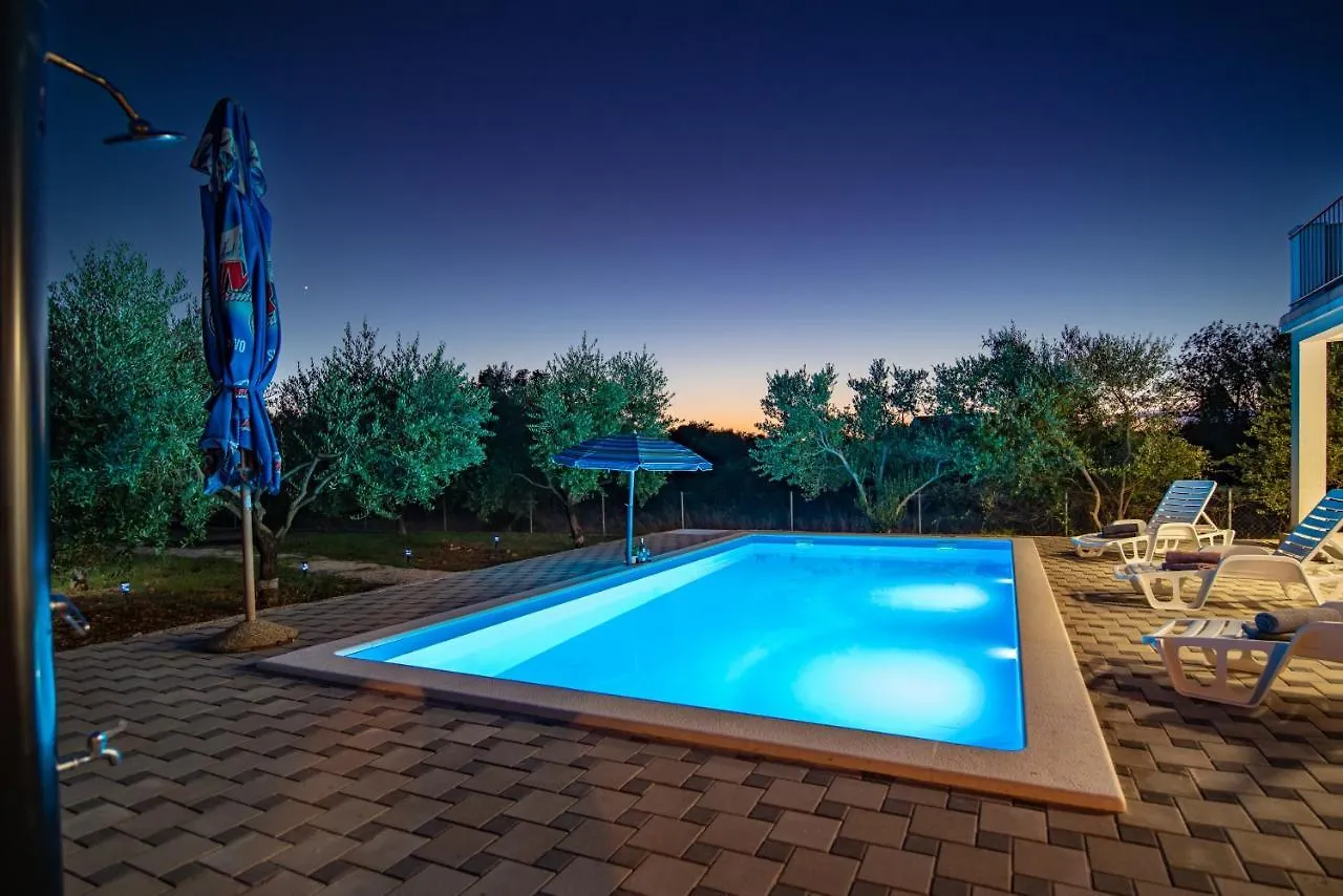 Holiday House Slavica With Pool Debeljak 0*,