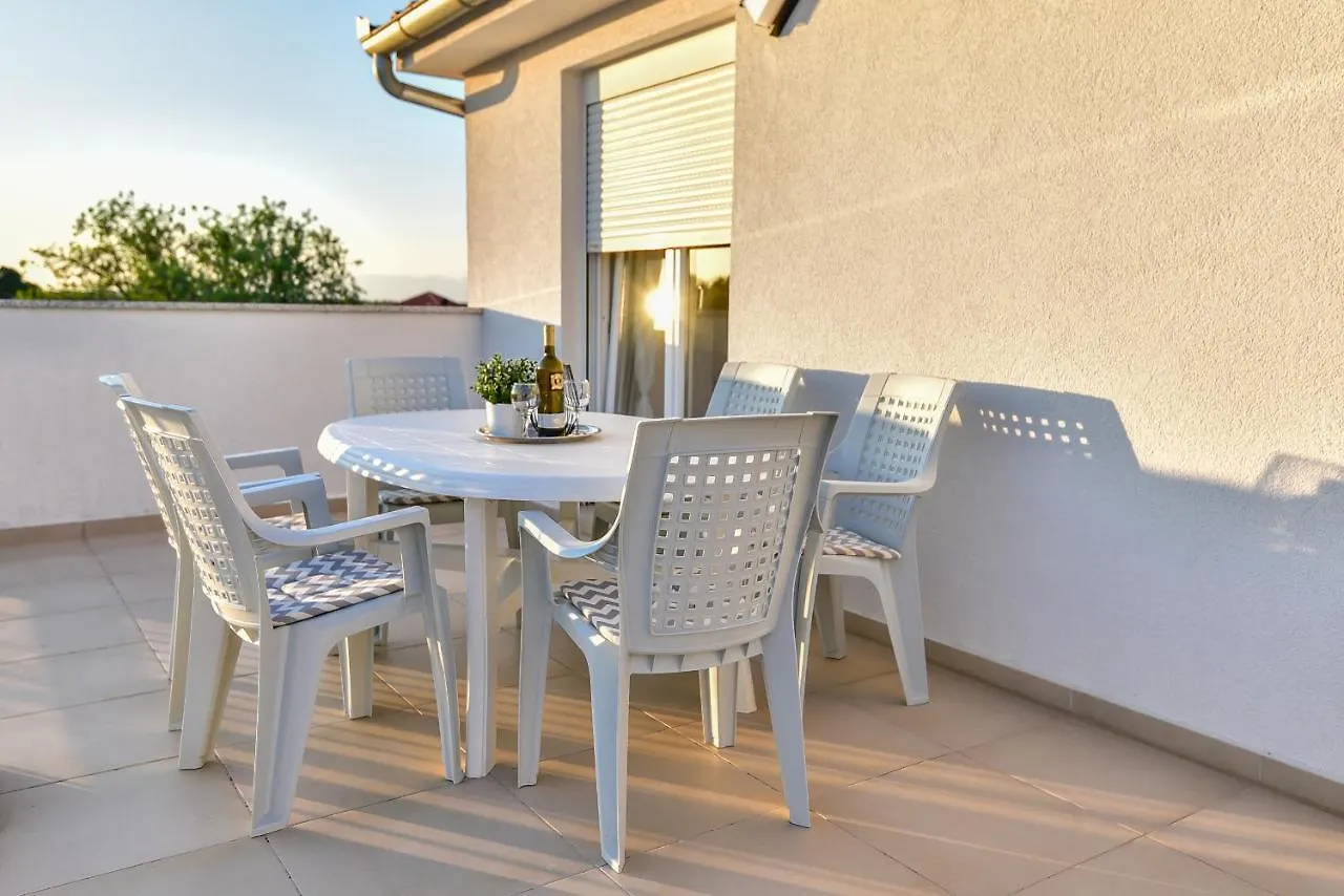 Holiday House Slavica With Pool Debeljak Croatia